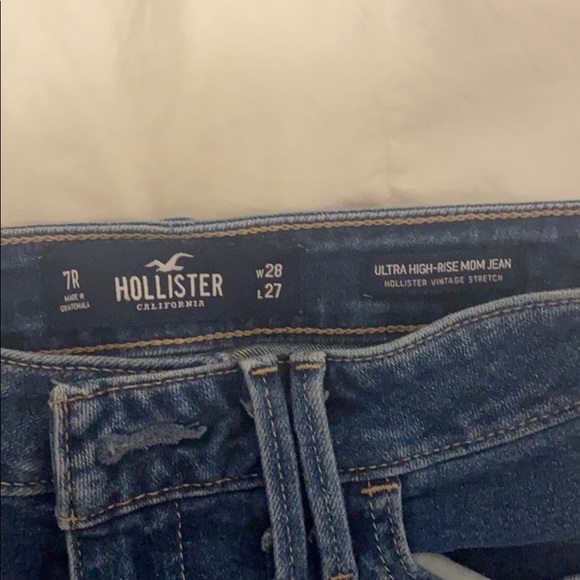 Hollister ultra high rise mom jean size 7 - Picture 2 of 2